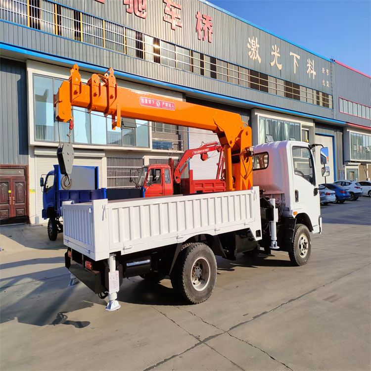 安次区三轮随车吊定制 农用改装机自备吊中瑞长期出售